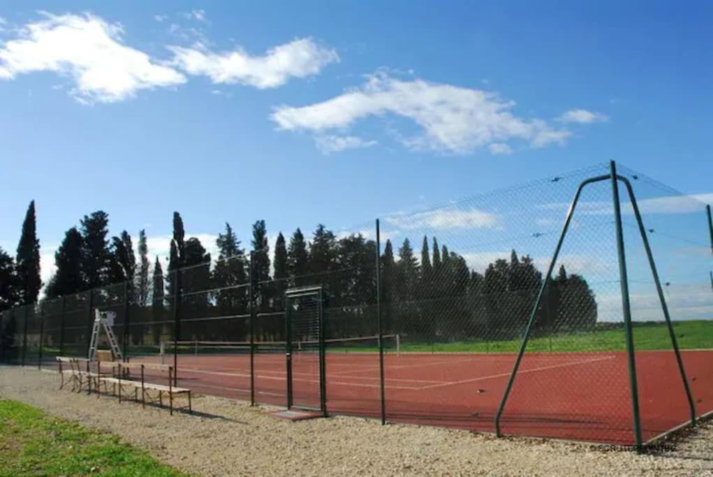 Très Belle rotonde déco Bohème, tennis, parking Nimes Exterior foto
